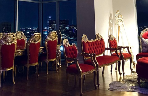 Uptown Apartment | Royal and romantic skyrise in the Galleria Houston area
