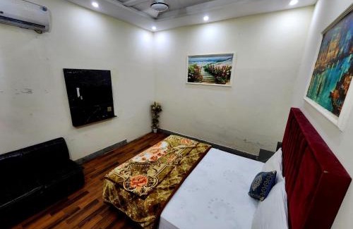 Lahore House | Royal Enclave Hotel