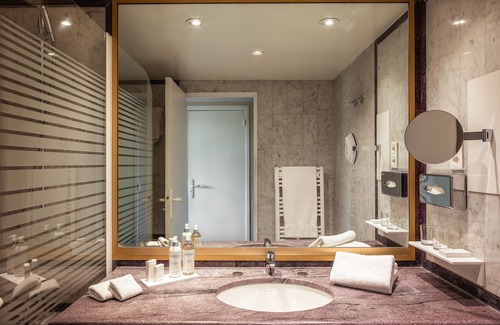 Faubourg-du-Roule Hotel | Royal Garden Champs-Elysées