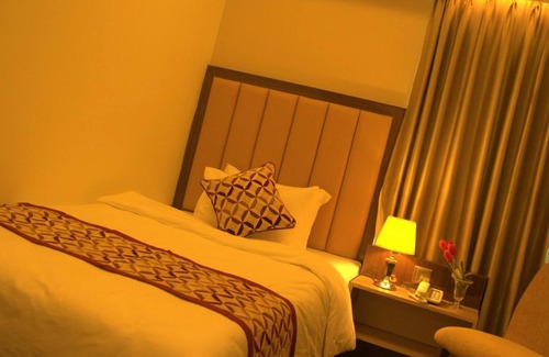 Dhaka Hotel | Royal Inn Dhaka