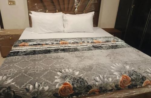 Lahore House | Royal inn Hotel