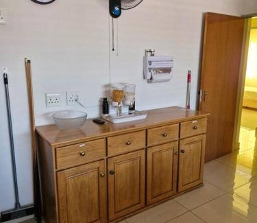 Greater Johannesburg Metropolitan Area Apartment | Royal Inn - Self Catering Apartment