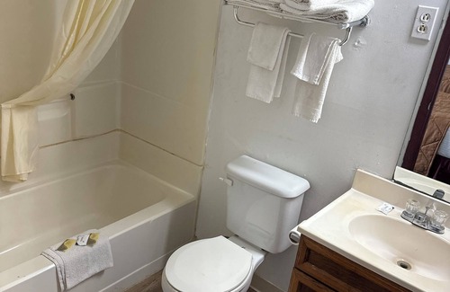 Albany Hotel | Royal Inn