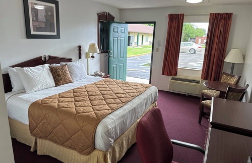 Albany Hotel | Royal Inn