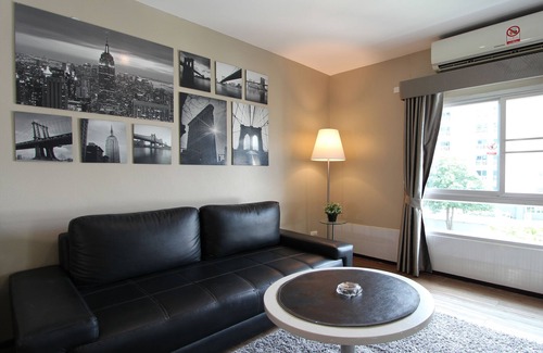 Bang Sao Thong Hotel | Royal King Suite