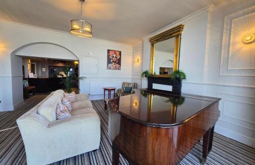 Tenby Hotel | Royal Lion Hotel