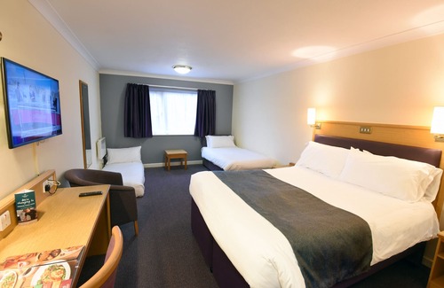 Bromborough Hotel | Royal Oak