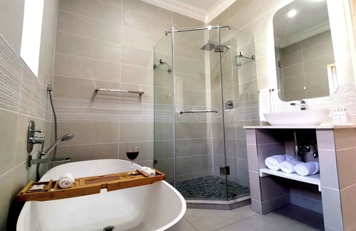 Pretoria House | Royal Ridge Guest House and Apartments
