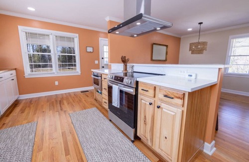 Keowee House | Royal Summit Bungalow