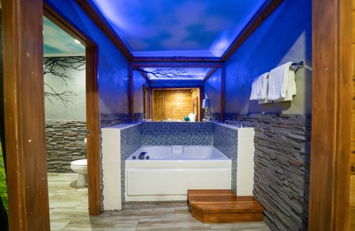 Montebello Hotel | Royala Inn