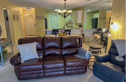 Table Rock Apartment | Royale Retreat