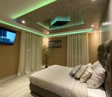 Hautepierre Apartment | RoyalSpa appartement d'amour avec jacuzzi privatif