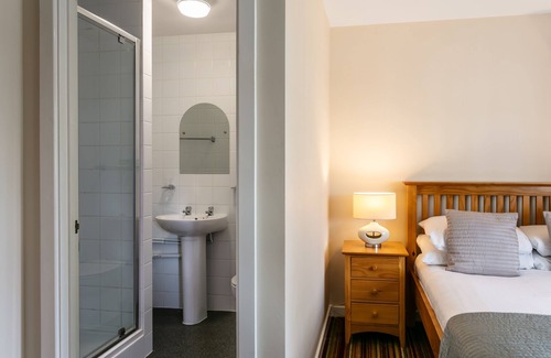 Harlow Hotel | Roydon Marina Village Hotel