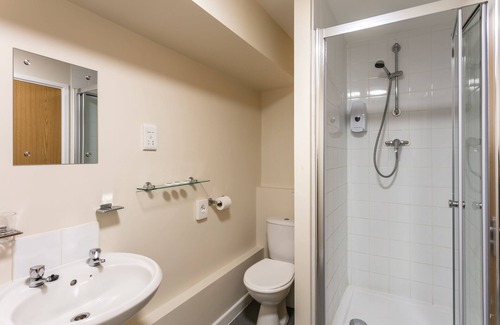 Harlow Hotel | Roydon Marina Village Hotel