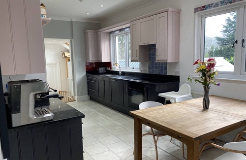 East Grinstead House | Rozel - Ashdown Forest views, huge garden, sleeps 14 in East Grinstead