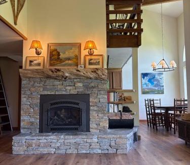 June Lake Apartment | Rr-edgewater09