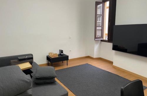 Triana Apartment | RT74 Calle Rodrigo de Triana con opción de parking