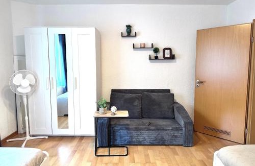 Herne Apartment | RtR Herne - For up to 5 Guests - 3 Bedrooms - Parking - Modern - Central - Fully Equipped