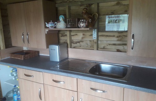 Rhayader Ski Chalet | Ruby Shepherds hut Sleeps 4
