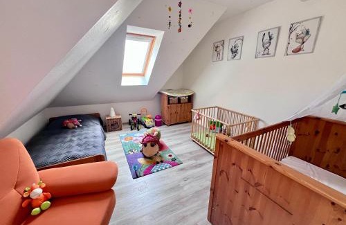 Garz/Rugen Apartment | Ruhige FeWo mit eingezäunten Garten - familienfreundlich