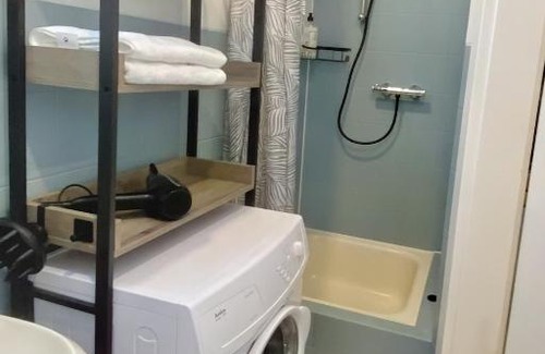 Esborn Apartment | Ruhiges Naturparadies für 4 mit Küche Schreibtisch und Boxbett