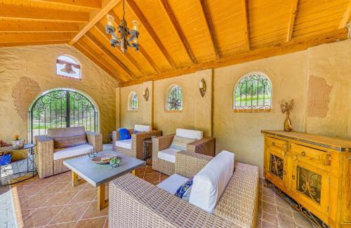 Ruidoso House | Ruidoso Retreat with Hot Tub and Patio!