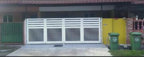 Temerloh Apartment | RUMAH TAMU WAFAA, Homestay Temerloh Near Hospital 'MUSLM ONLY' terrace house, 3 air conditioning, complete amenities