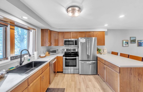 North Creek House | Rumor 39o - Upgraded Townhome With Woodsy Views 3 Bedroom Townhouse