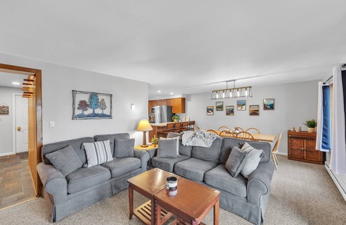 North Creek House | Rumor 39o - Upgraded Townhome With Woodsy Views 3 Bedroom Townhouse