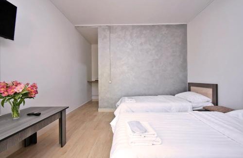 Ararat Hotel | Runway Rooms