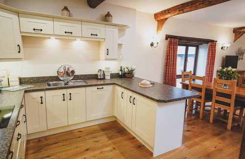 Axminster House | Rural barn conversion, Close to Jurassic coast, 3 bedrooms sleeps 6.