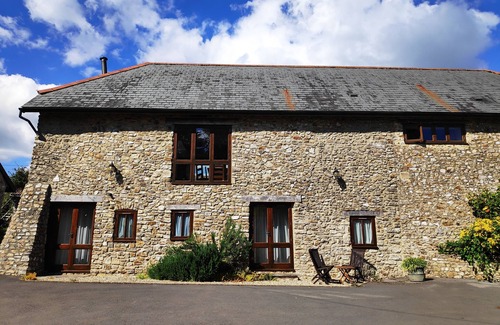 Axminster House | Rural barn conversion, Close to Jurassic coast, 3 bedrooms sleeps 6.