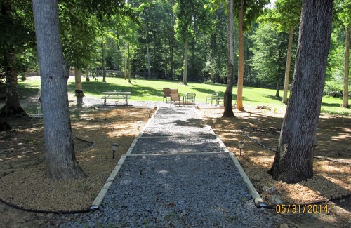 Windsor Cabin | Rural rustic log cabin at Lake Cumberland.