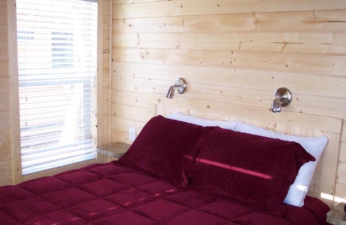 Cloverdale Resort | Russian River Camping Resort Cottage 9