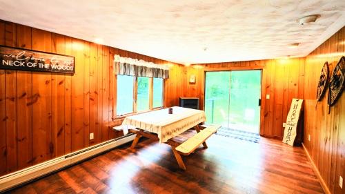 Waterford House | Rustic 3 bedroom Cottage in The Western Maine Mountains