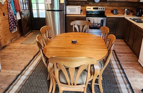 Troy Cabin | Rustic 4-bedroom, lakefront, log cabin on Bull Lake!