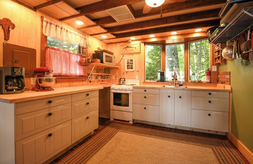 Bridgton House | Rustic and charming cottage on the edge of Long Lake boasting stunning views!
