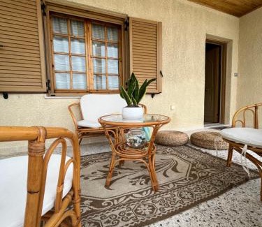 Mitilinii Apartment | Rustic and Spacious House