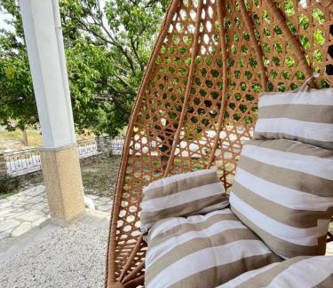Mitilinii Apartment | Rustic and Spacious House
