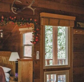 Sedona House | Rustic Cabin for 2 in Oak Creek Cabin Sycamore