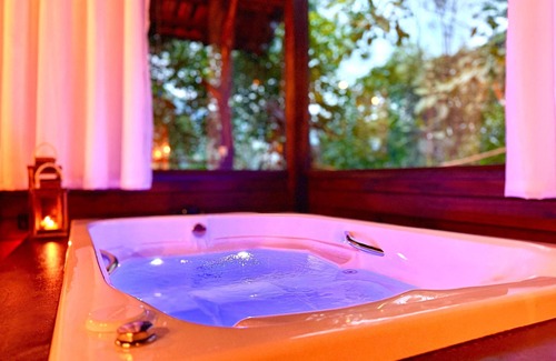 Camboriu Ski Chalet | Rustic chalet in the middle of the forest 14 km from Balneário Camboriú, super private.