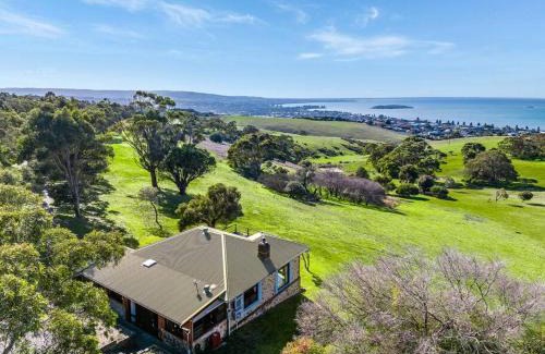 Waitpinga House | Rustic Cottage