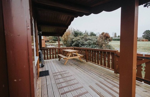 Bronaber Cabin | Rustic & Cozy 2 Bed Log Cabin Retreat