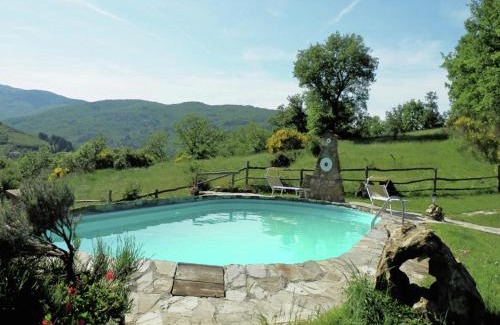 Ortignano Raggiolo House | Rustic Holiday Home in Ortignano with Swimming Pool