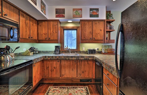 Plymouth House | Rustic home with a private hot tub, fireplace, cable, & washer/dryer