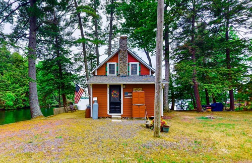 Vassalboro Cabin | Rustic, lakefront fishing cabin on Webber Pond with sunset views - 2 dogs OK