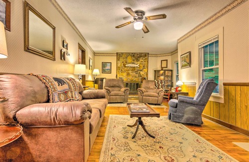 Linville Falls Cottage | Rustic Linville Falls Cottage w/Fire Pit!