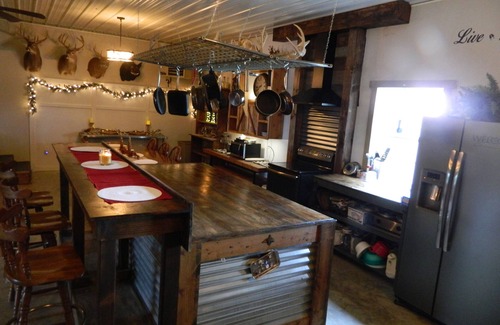 Hillsboro Cabin | Rustic Lodge with private cabins/6 person hot tub and camp fire