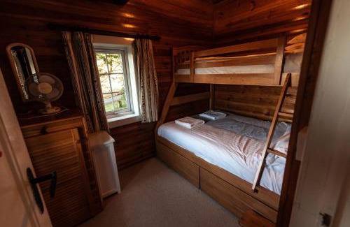 Bronaber House | Rustic Log cabin in Snowdonia By Seren Short Stays