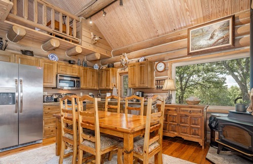Bixby Cabin | Rustic Log Cabin on 160 Gated Acres! Just 30 minutes from Tulsa!